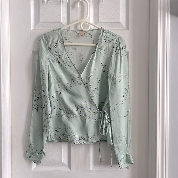 Seafoam green floral blouse - Satin Material ✨🌿🍐 - Picture 1 of 2